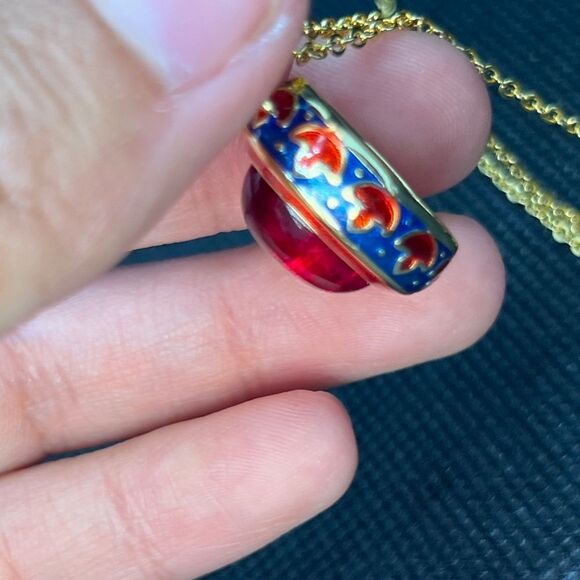Red Cabochon Pendant Necklace with Enamel detailing - Picture 9 of 13